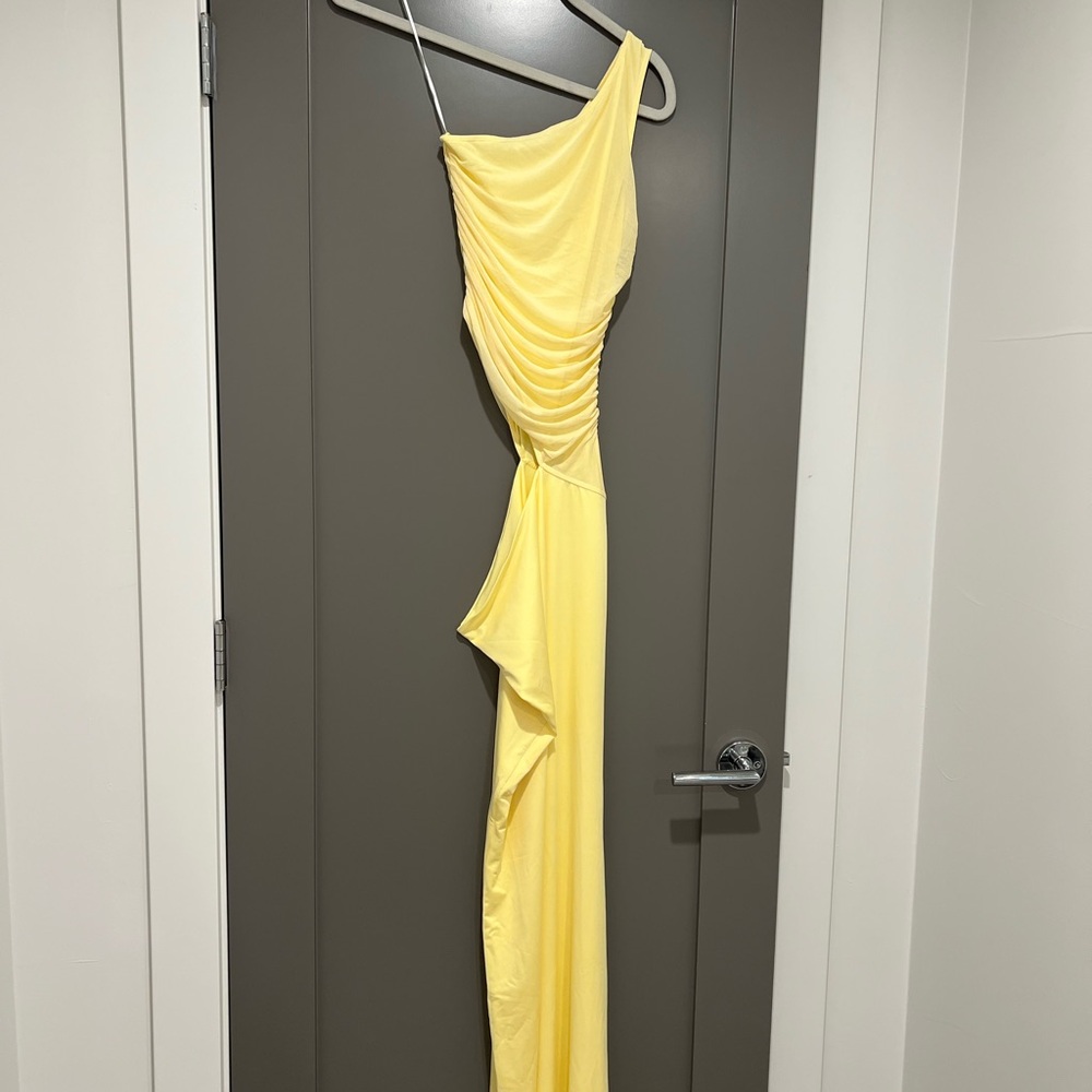 Elegant Yellow One-Shoulder Dress